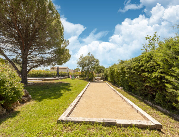 isclawa-les-villas-de-tom-villa-avec-piscine-et-jardin-prive-callian-var-14-terrain-de-boules