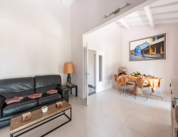 isclawa-les-villas-de-tom-villa-avec-piscine-et-jardin-prive-callian-var-18-salon-salle-a-manger
