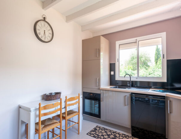 isclawa-les-villas-de-tom-villa-avec-piscine-et-jardin-prive-callian-var-22-cuisine