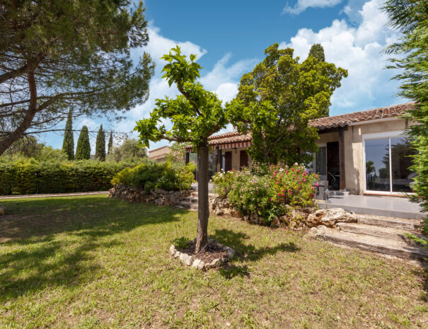 isclawa-les-villas-de-tom-villa-avec-piscine-et-jardin-prive-callian-var-5-cote-jardin