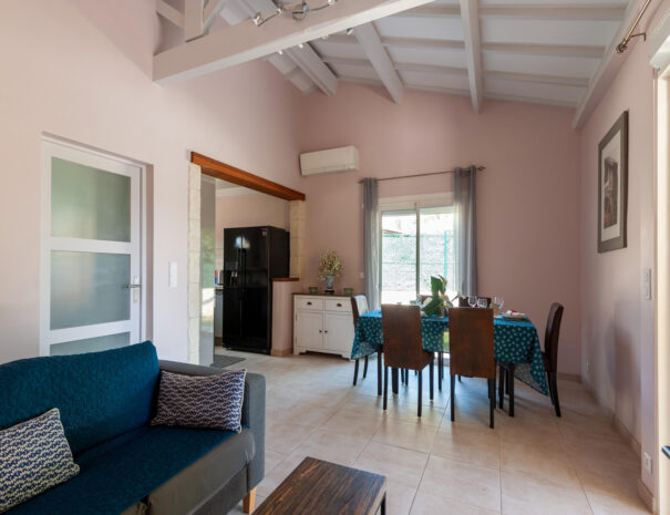 cannelle-les-villas-de-tom-villa-avec-piscine-et-jardin-prive-callian-var-15-sejour