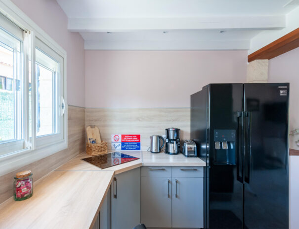 cannelle-les-villas-de-tom-villa-avec-piscine-et-jardin-prive-callian-var-17-cuisine