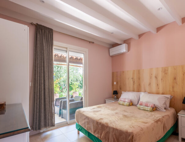 cannelle-les-villas-de-tom-villa-avec-piscine-et-jardin-prive-callian-var-18-chambre