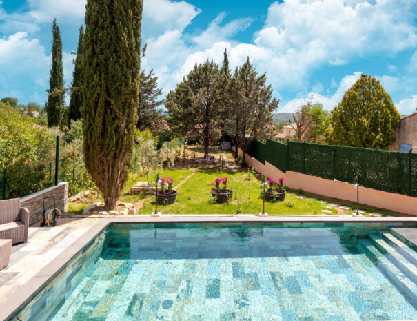 jen-uka-les-villas-de-tom-villa-avec-piscine-et-jardin-prive-callian-var-11-piscine-jardin
