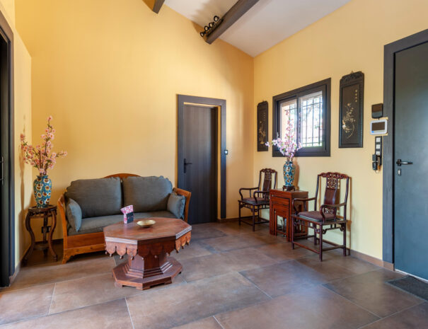 jen-uka-les-villas-de-tom-villa-avec-piscine-et-jardin-prive-callian-var-18-salon