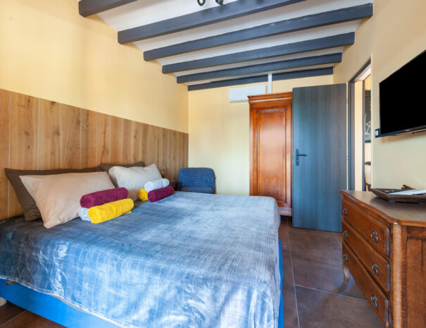 jen-uka-les-villas-de-tom-villa-avec-piscine-et-jardin-prive-callian-var-23-chambre