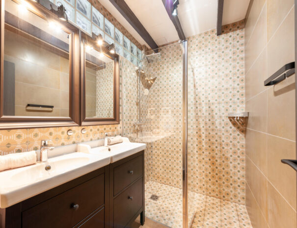 jen-uka-les-villas-de-tom-villa-avec-piscine-et-jardin-prive-callian-var-24-salle-de-bain