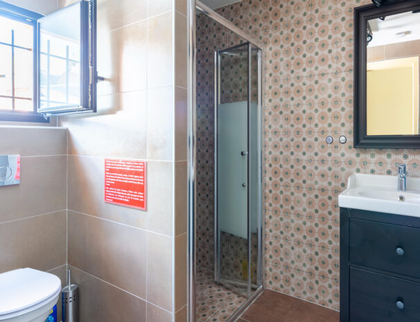 jen-uka-les-villas-de-tom-villa-avec-piscine-et-jardin-prive-callian-var-26-salle-de-bain