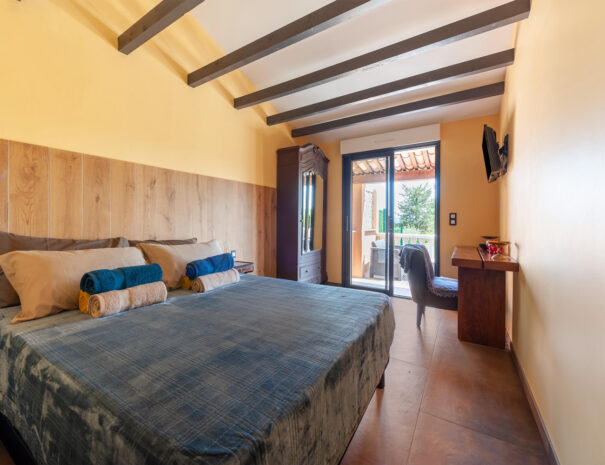 jen-uka-les-villas-de-tom-villa-avec-piscine-et-jardin-prive-callian-var-27-chambre