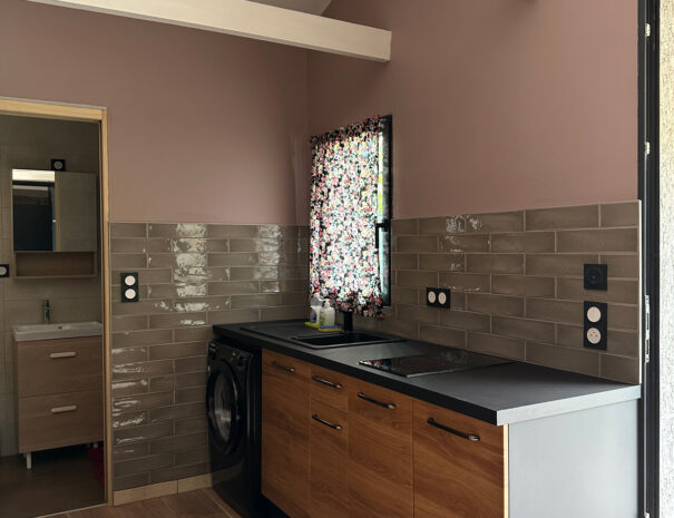 osean-les-villas-de-tom-studio-avec-jardin-prive-callian-var-3-cuisine-droite